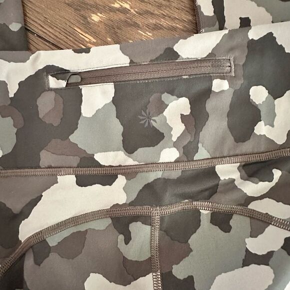 Athleta Lightning Camo 7/8 Tight Green Gray High Rise  w/ Pockets Size small - Picture 4 of 10